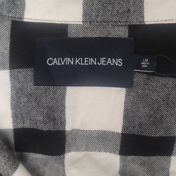 Calvin Klein - Picture 3 of 4
